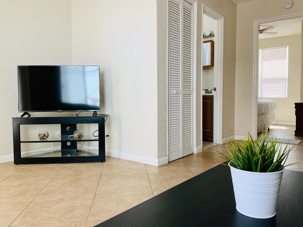 Hollywood Beach Apartments - Walk To The Beach Luaran gambar