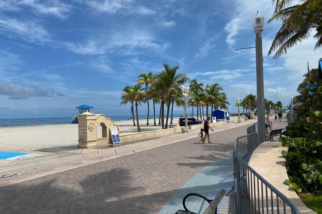 Hollywood Beach Apartments - Walk To The Beach Luaran gambar